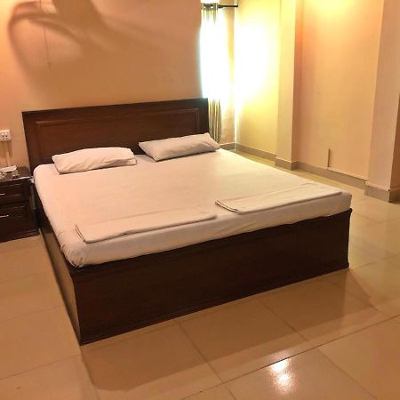 Hotel Babar House Faisalabad Exterior foto