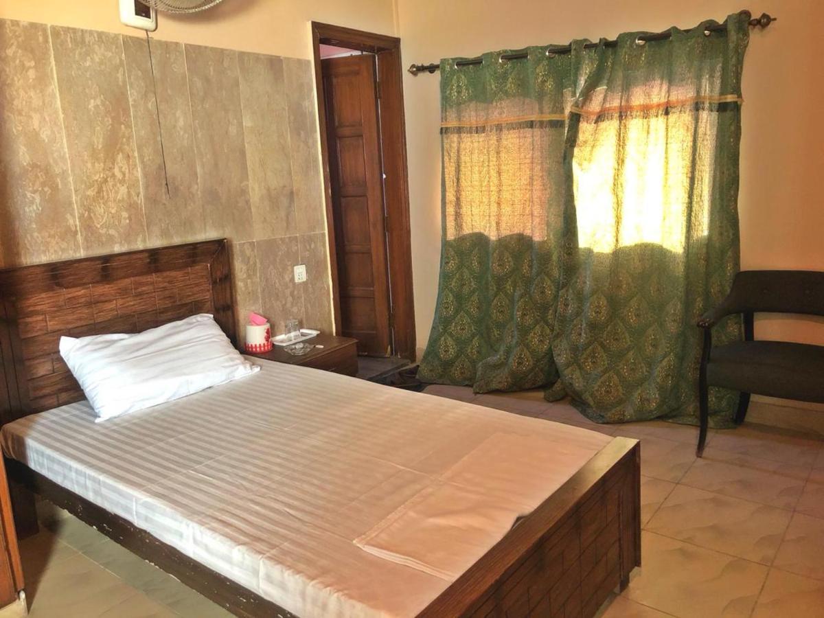 Hotel Babar House Faisalabad Exterior foto